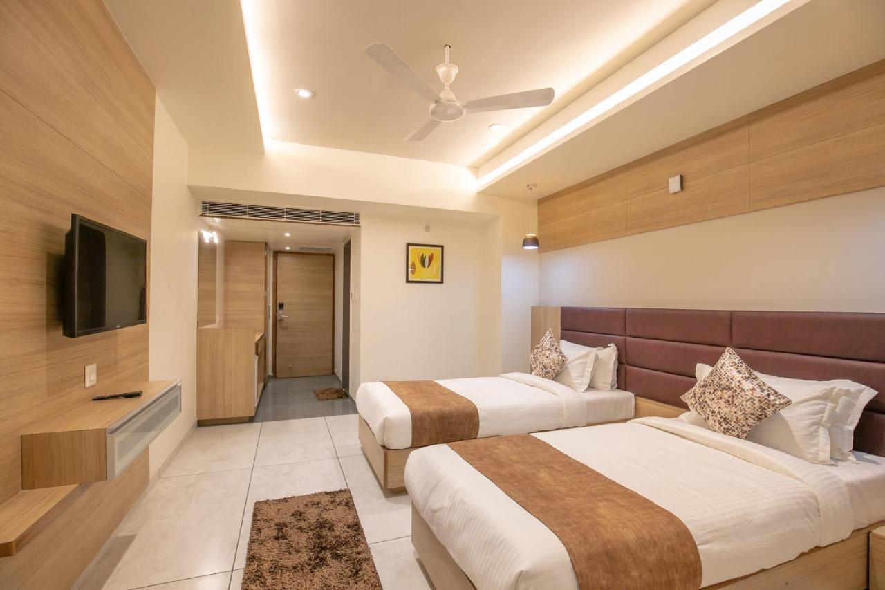 Hotel Silvera Grand Ahmedabad Exterior photo