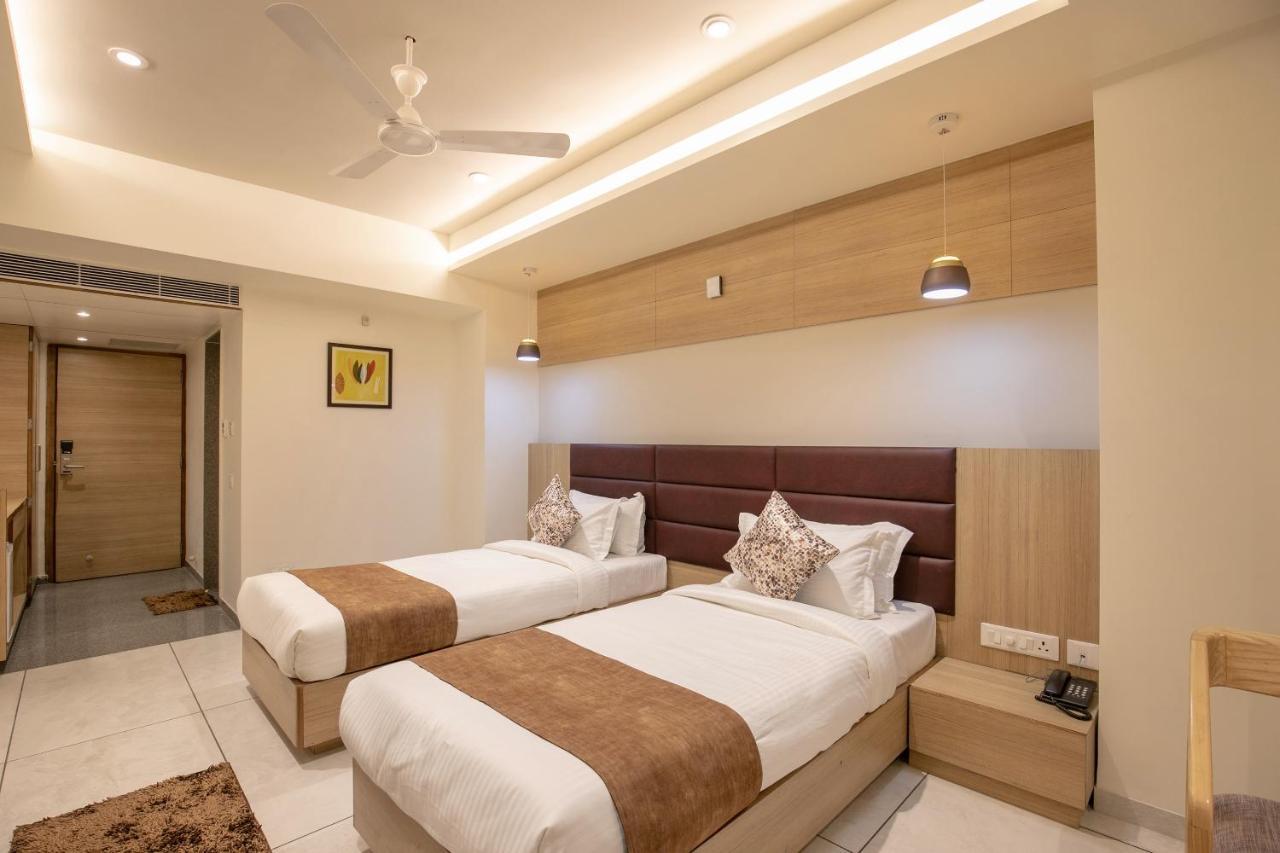 Hotel Silvera Grand Ahmedabad Exterior photo