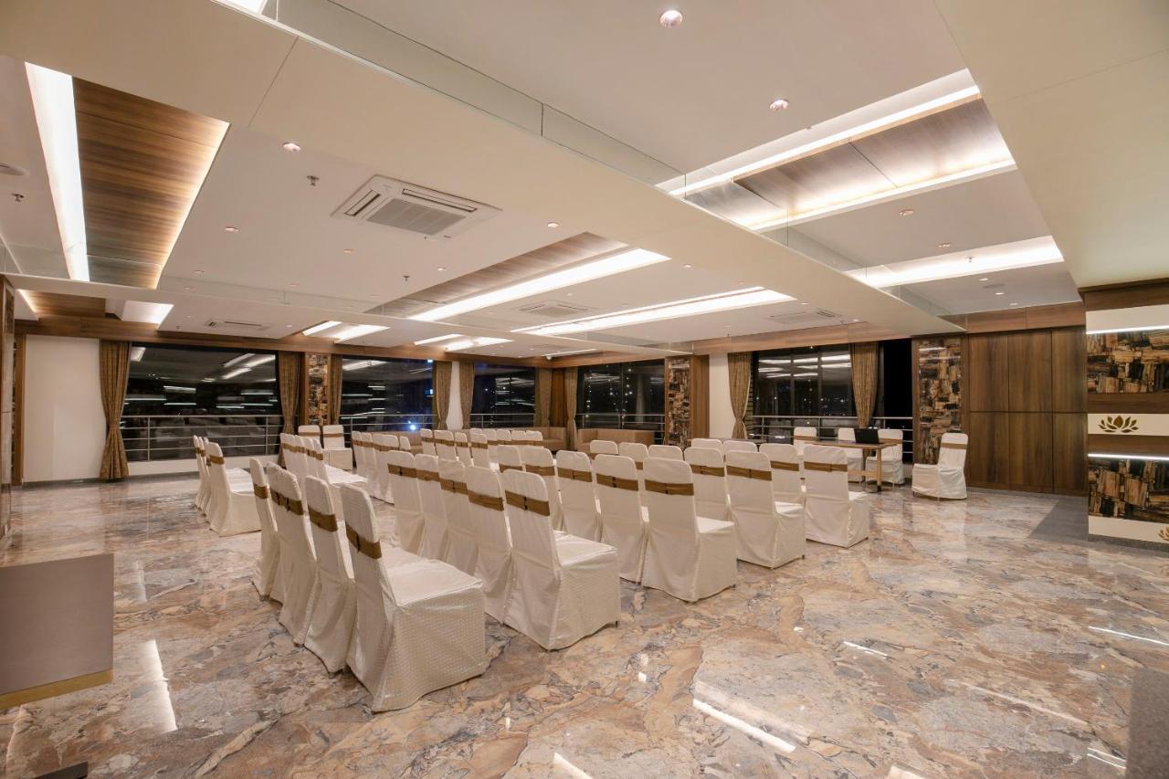 Hotel Silvera Grand Ahmedabad Exterior photo