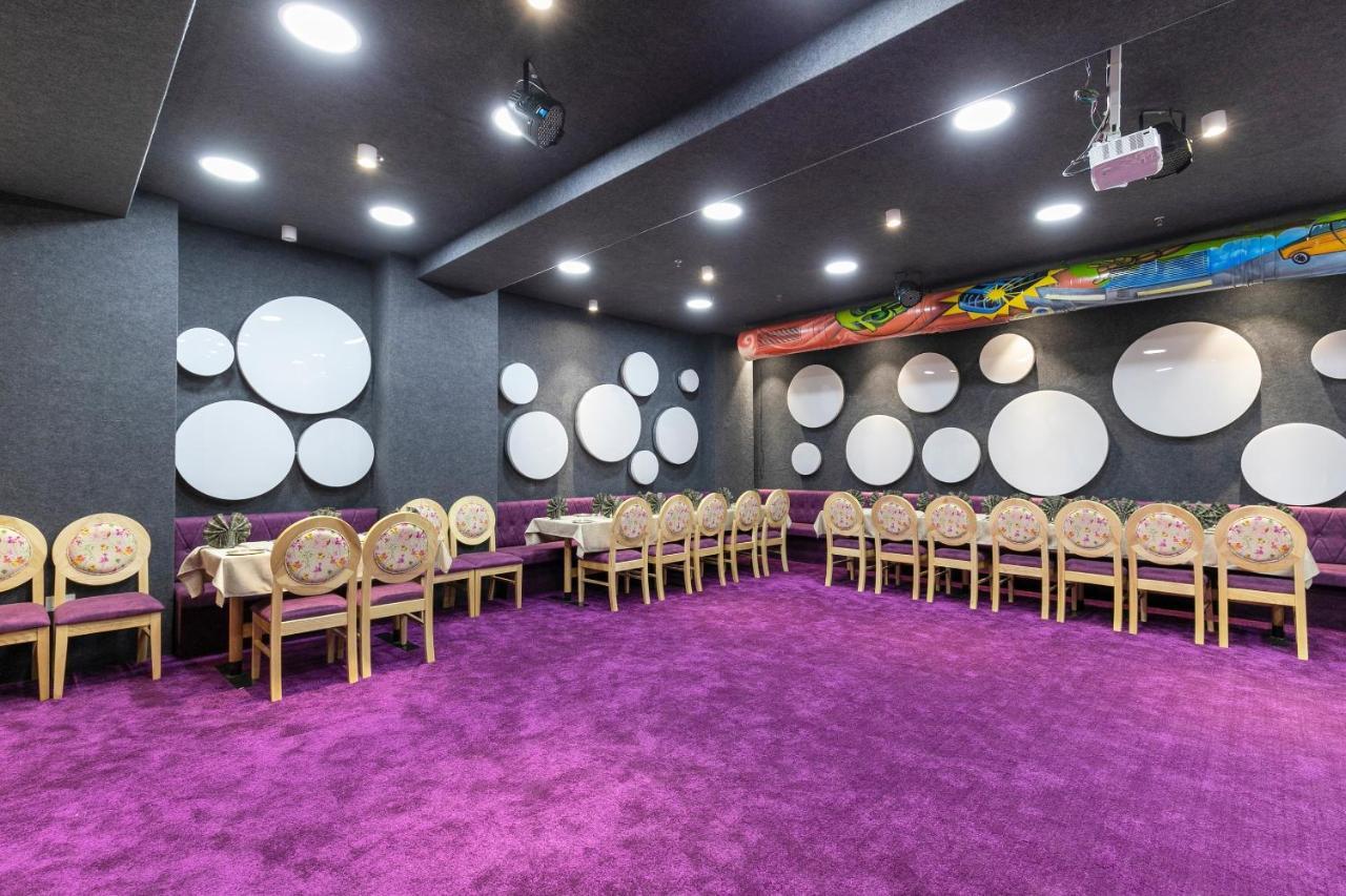 Hotel Silvera Grand Ahmedabad Exterior photo