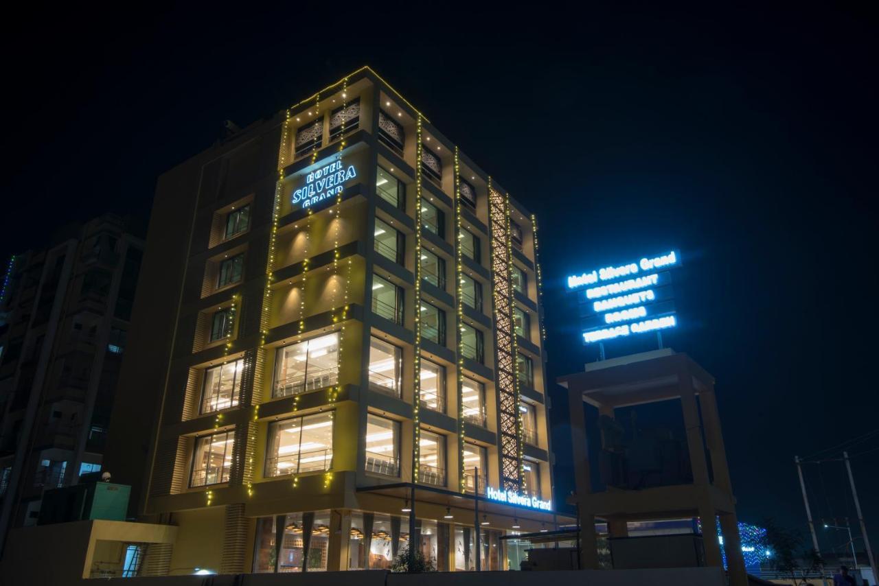 Hotel Silvera Grand Ahmedabad Exterior photo