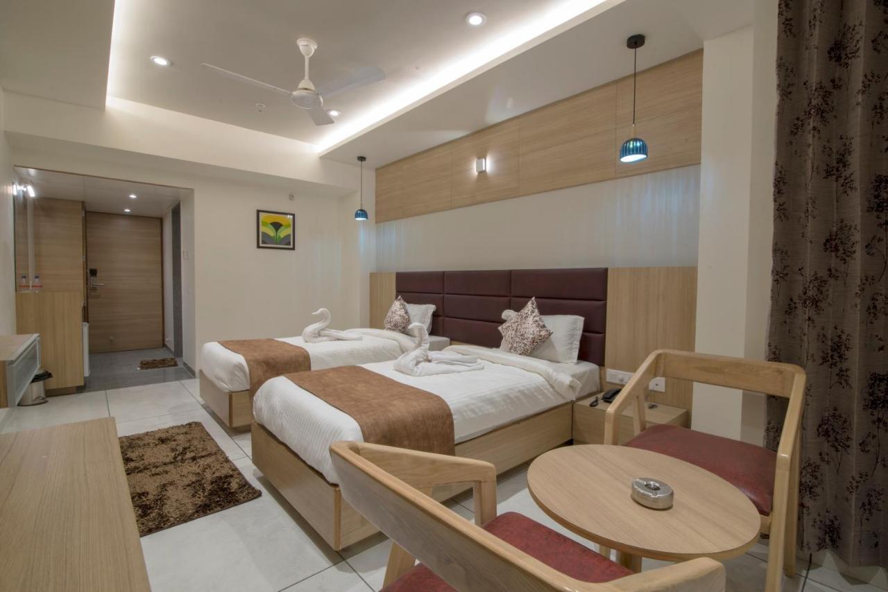 Hotel Silvera Grand Ahmedabad Exterior photo