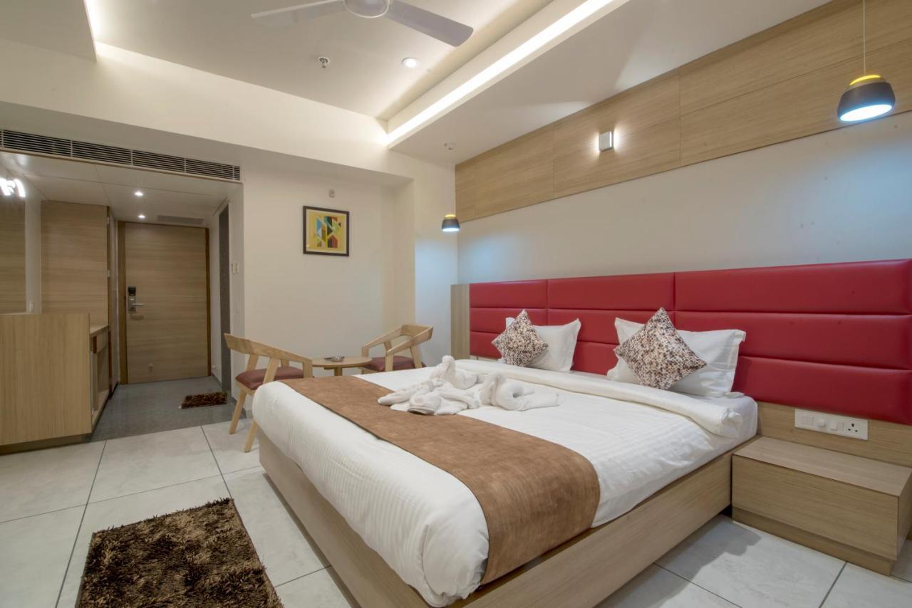 Hotel Silvera Grand Ahmedabad Exterior photo