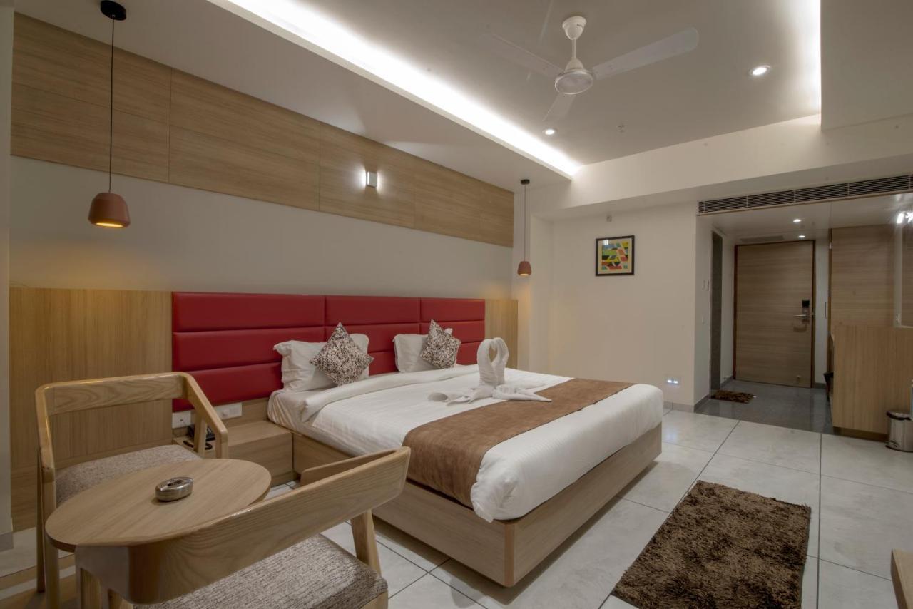 Hotel Silvera Grand Ahmedabad Exterior photo