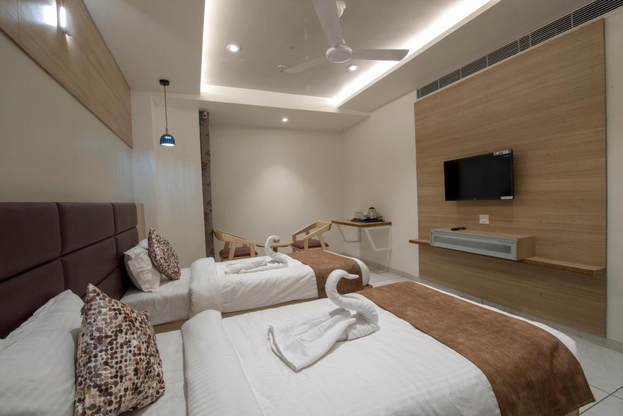 Hotel Silvera Grand Ahmedabad Exterior photo